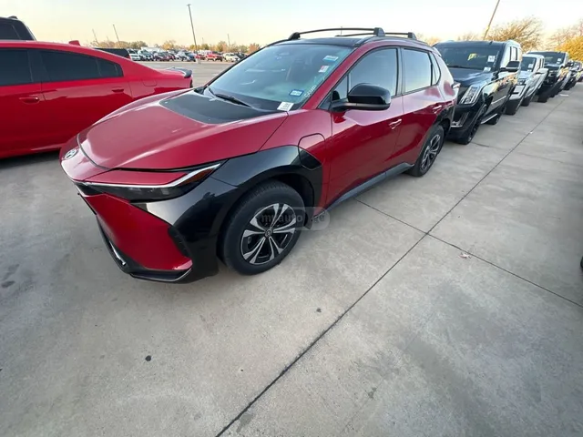 Toyota XLE FWD — миниатюра 1