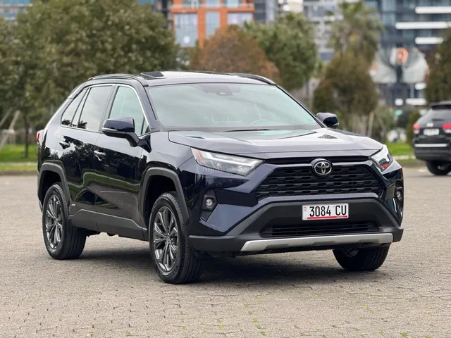 Toyota XLE Premium 4dr All Wheel Driv — миниатюра 1