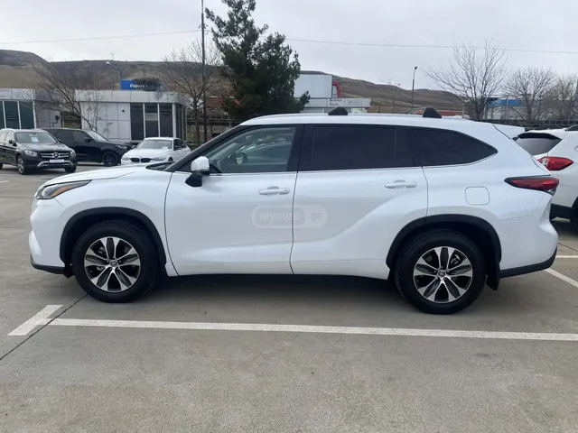 Toyota XLE 4dr All-Wheel Drive Automa — миниатюра 1