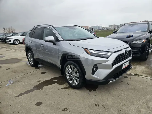 Toyota XLE Premium 4dr All-Wheel Driv — миниатюра 1