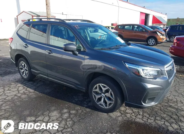 Subaru Premium 4dr All-Wheel Drive CV — миниатюра 1
