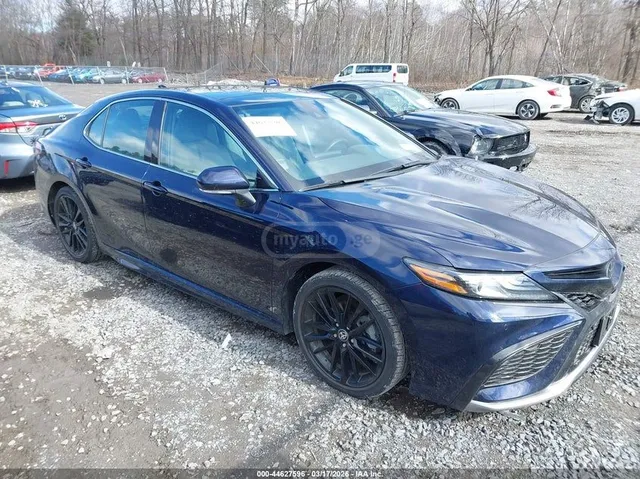 Toyota LE 4dr Front-Wheel Drive Sedan — миниатюра 1