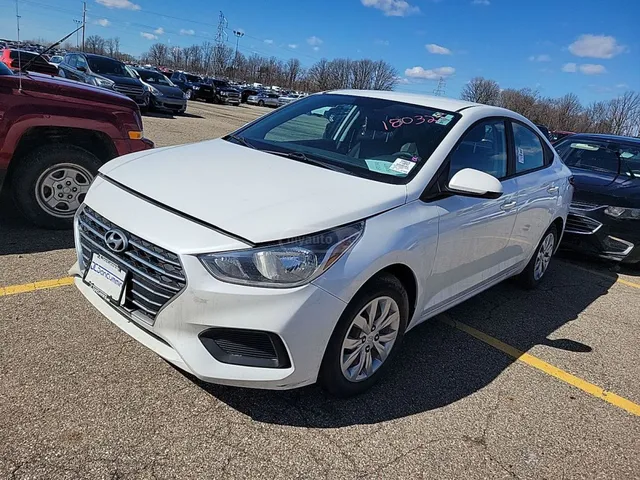 Hyundai SE 4dr Sedan CVT — миниатюра 1