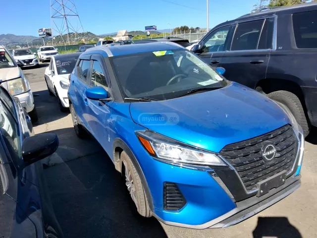 Nissan SV 4dr Front-Wheel Drive CVT — миниатюра 1