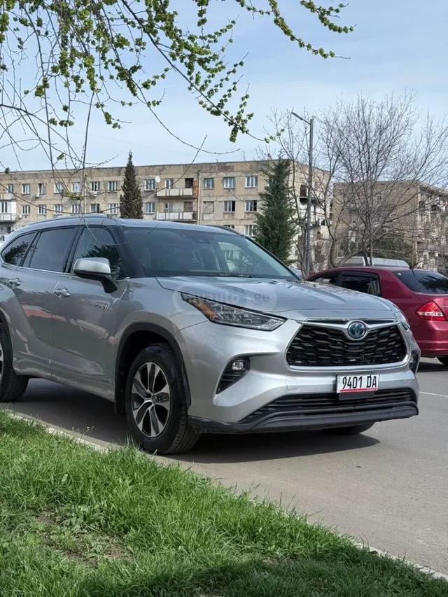 Toyota XLE 4dr All-Wheel Drive Automa — миниатюра 1