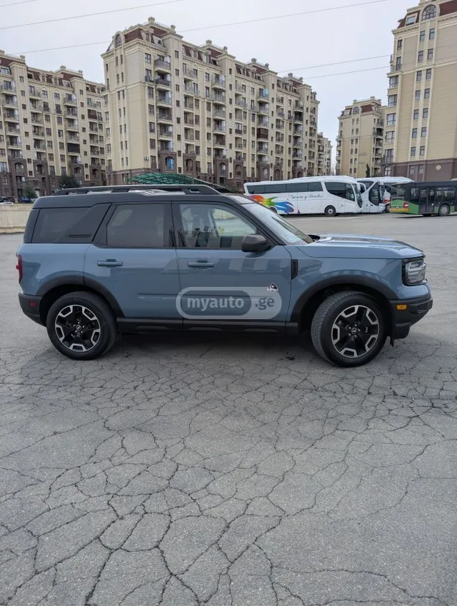 Ford Outer Banks 4dr 4x4 Automatic — миниатюра 1