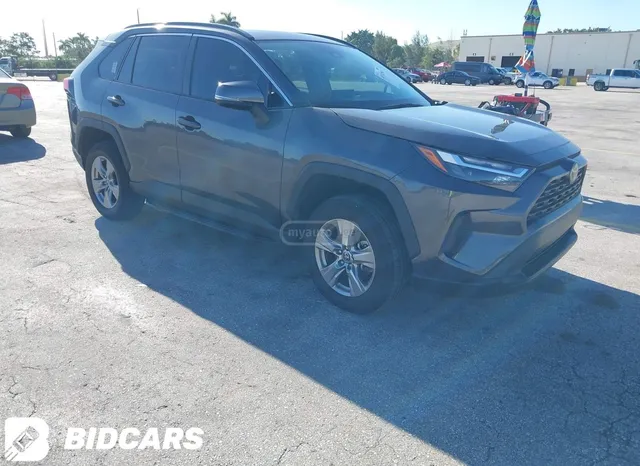 Toyota XLE 4dr Front-Wheel Drive Auto — миниатюра 1