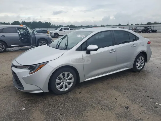 Toyota LE 4dr Sedan CVT — миниатюра 1