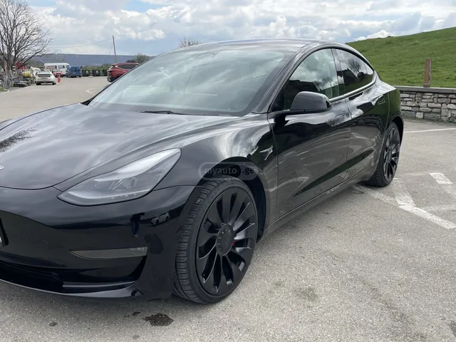 Tesla Performance Dual Motors 4X4