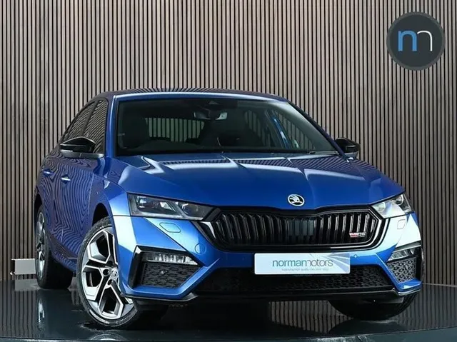 Skoda Octavia vRS Skoda Octavia 1.4 TSI iV 13kWh vRS Hatchback 5dr Petrol Plug-in Hybrid DSG Euro 6 (s/s) (245 ps) — миниатюра 1