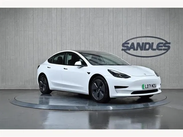 Tesla Model 3 Tesla Model 3 Standard Range Plus Auto RWD 4dr — миниатюра 1