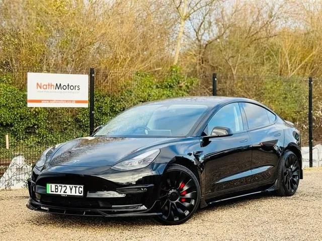 Tesla Model 3 Tesla Model 3 (Dual Motor) Performance Saloon 4dr Electric Auto 4WDE (Performance Upgrade — миниатюра 1