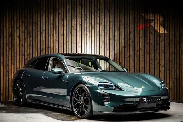 Porsche Taycan Porsche Taycan Performance Plus 93.4kWh GTS Sport Turismo Auto 4WD 5dr (11kW Charger) — миниатюра 1