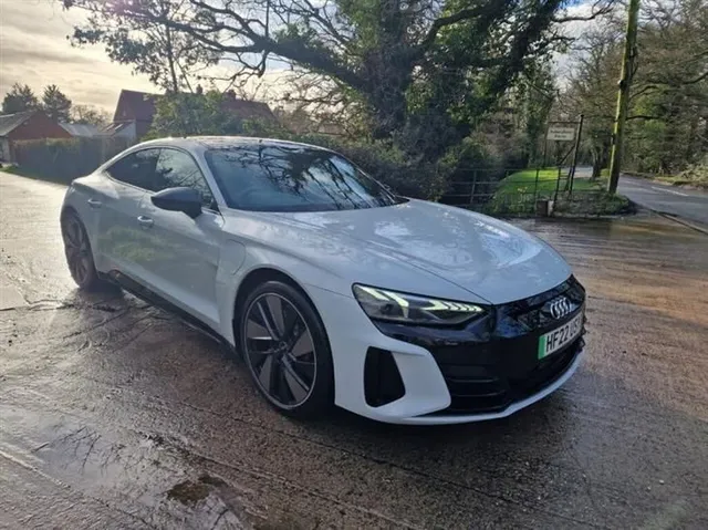 Audi e-tron Audi RS E-Tron GT 93.4kWh Saloon 4dr Electric Auto quattro (598 ps) — миниатюра 1