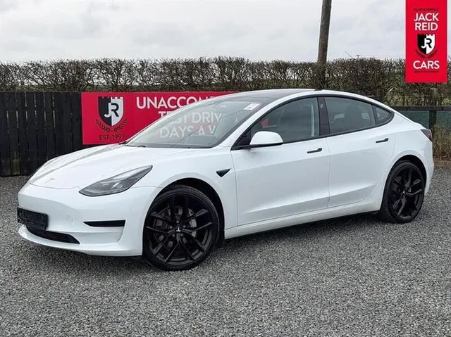 Tesla Model 3 Tesla Model 3 — миниатюра 1