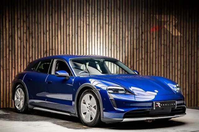 Porsche Taycan Porsche Taycan Performance Plus 93.4kWh 4 Cross Turismo Auto 4WD 5dr (11kW Charger) — миниатюра 1