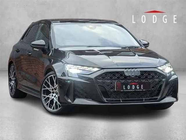 Audi RS3 Audi RS3 2.5 RS 3 Carbon Vorsprung TFSI Quattro SA 4WD 5dr — миниатюра 1