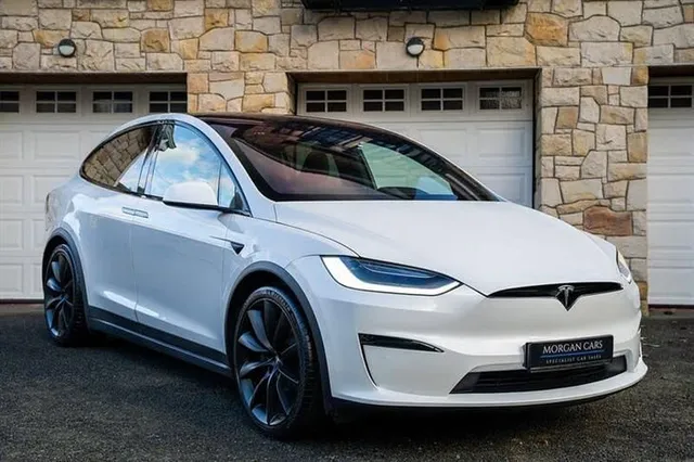Tesla Model X Tesla Model X (Tri Motor) Plaid SUV 5dr Electric Auto 4WDE (1020 bhp) — миниатюра 1