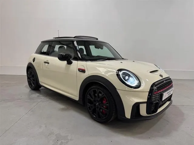 MINI Cooper S Works MINI Mini 2.0 John Cooper Works Steptronic Euro 6 (s/s) 3dr — миниатюра 1