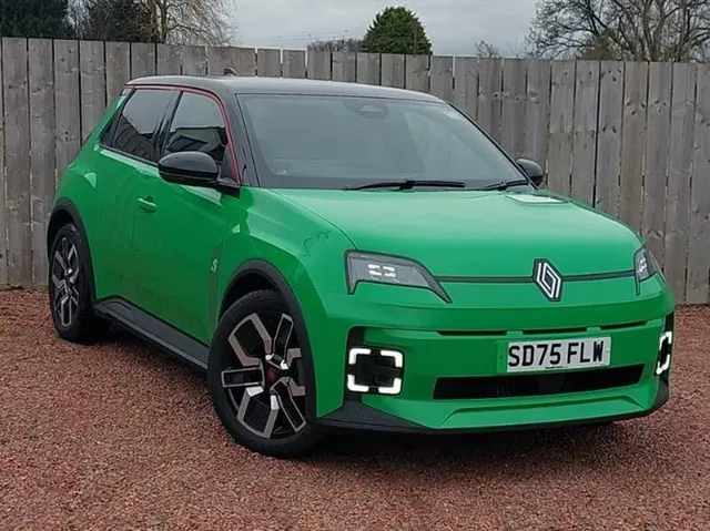 Renault 5 E-Tech Renault R5 E-Tech 90kW Techno Urban Range 40kWh 5dr Auto — миниатюра 1