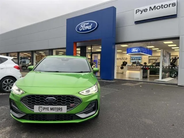 Ford Focus ST Ford Focus 2.3 EcoBoost ST 5dr Auto — миниатюра 1