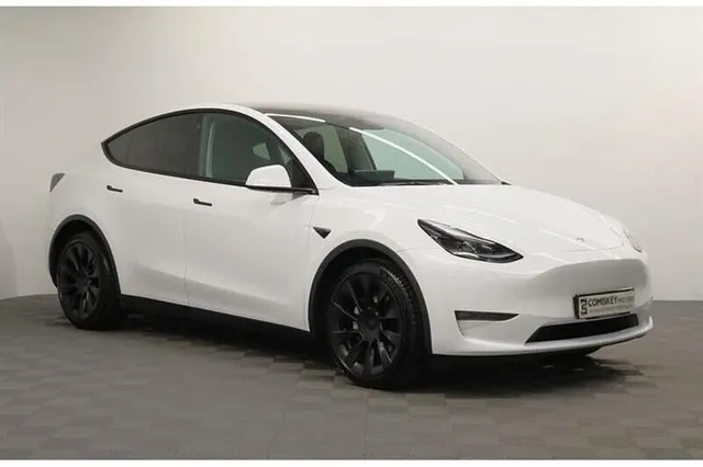 Tesla Model Y Tesla Model Y Long Range — миниатюра 1