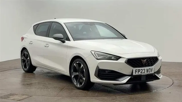 Cupra Leon Cupra Leon NF 2.0 TSI VZ1 Hatchback 5dr Petrol DSG Euro 6 (s/s) (245 ps) Rear View Camera, Front / Rear Parking Sensors, Full Li — миниатюра 1