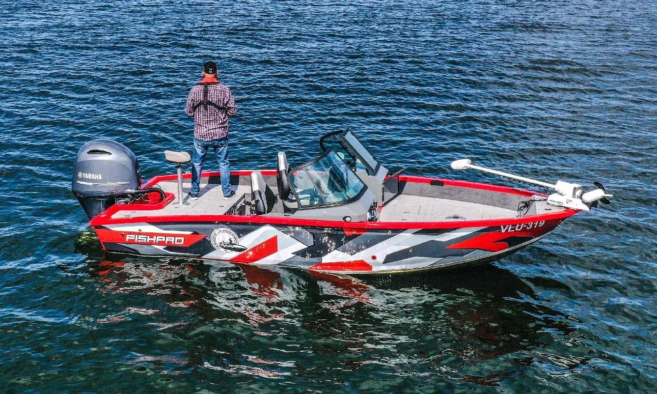 V-Boats FishPro X7 with Yamaha F150D