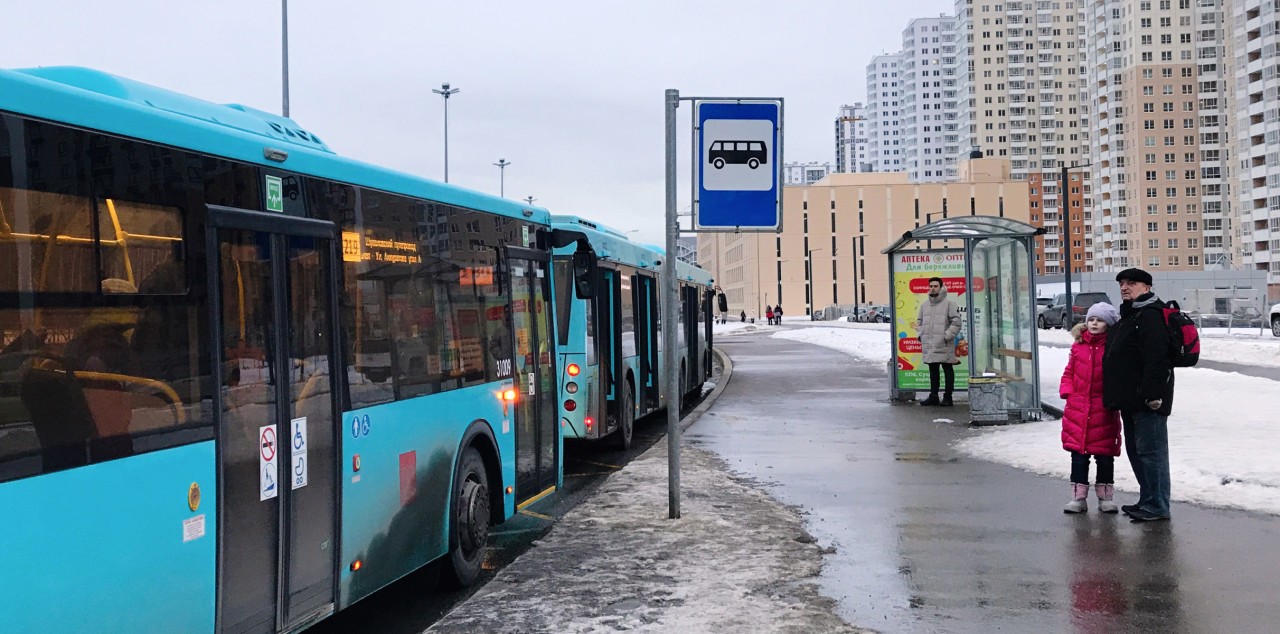 Можно ли автомобилям такси останавливаться на автобусных остановках: штрафы  и ПДД