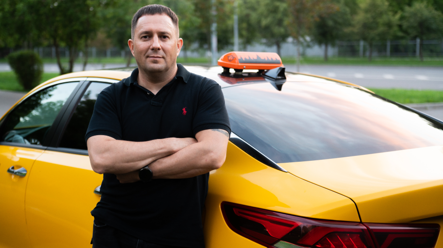 <p>Стать водителем такси — прямым партнером Яндекс Про</p>