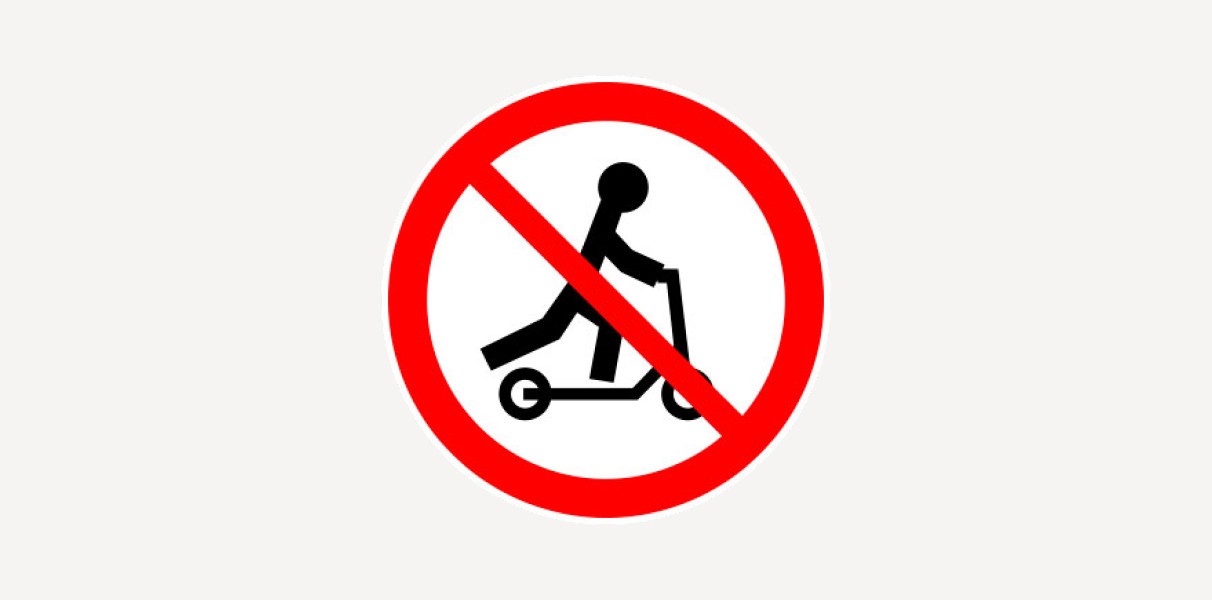 «Движение на средствах индивидуальной мобильности запрещено» будет представлять собой изображение стилизованного человека на самокате, который перечёркнут красной полосой