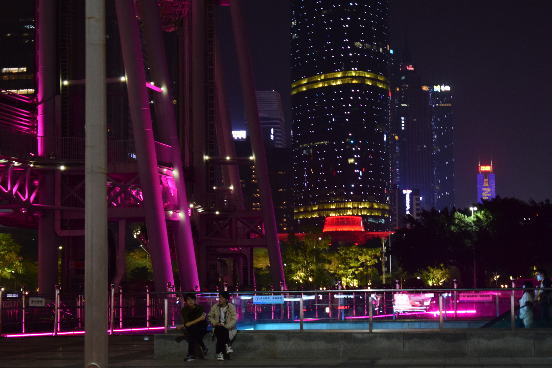 pink_skyscraper_view