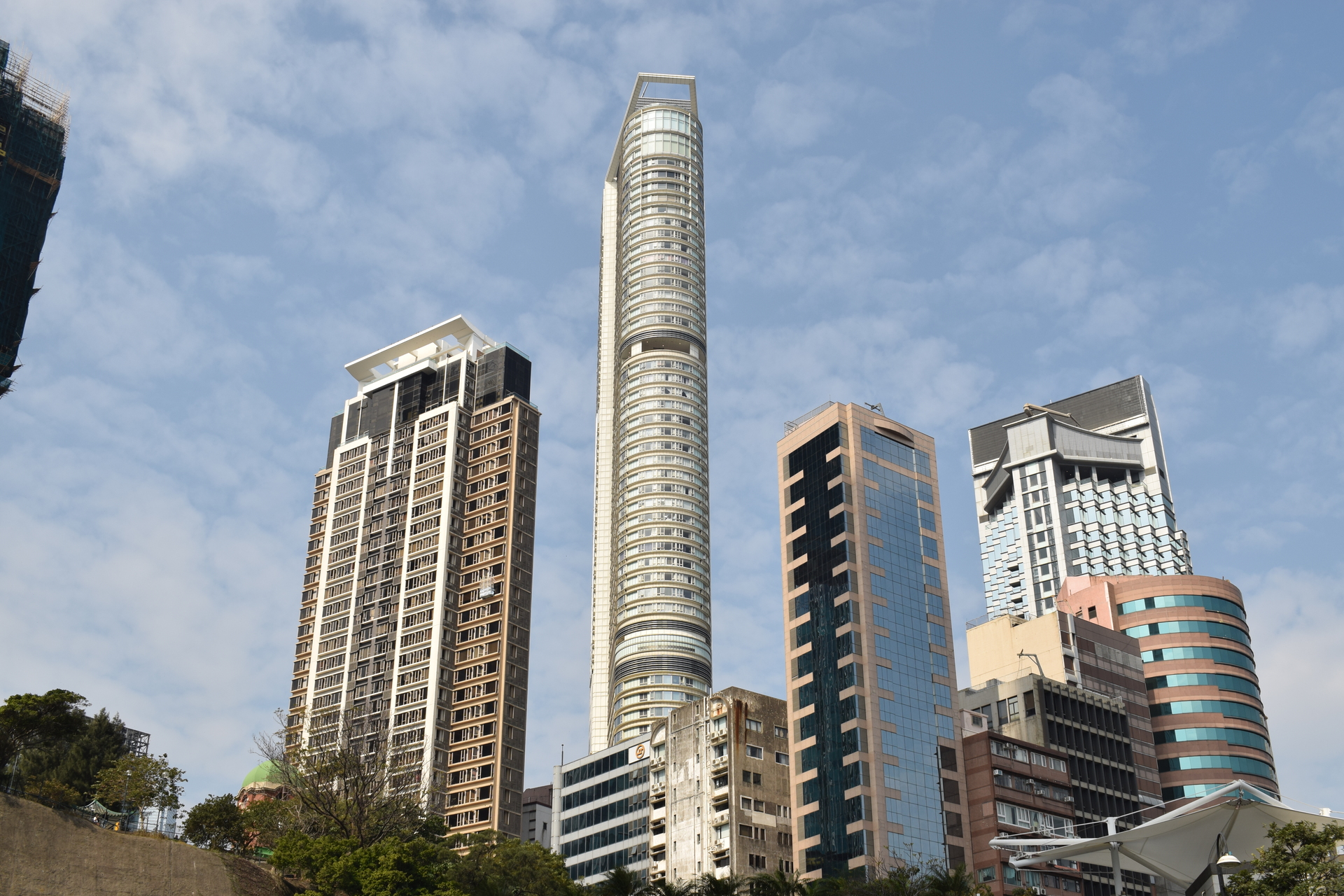 skyscrapers_in_the_town