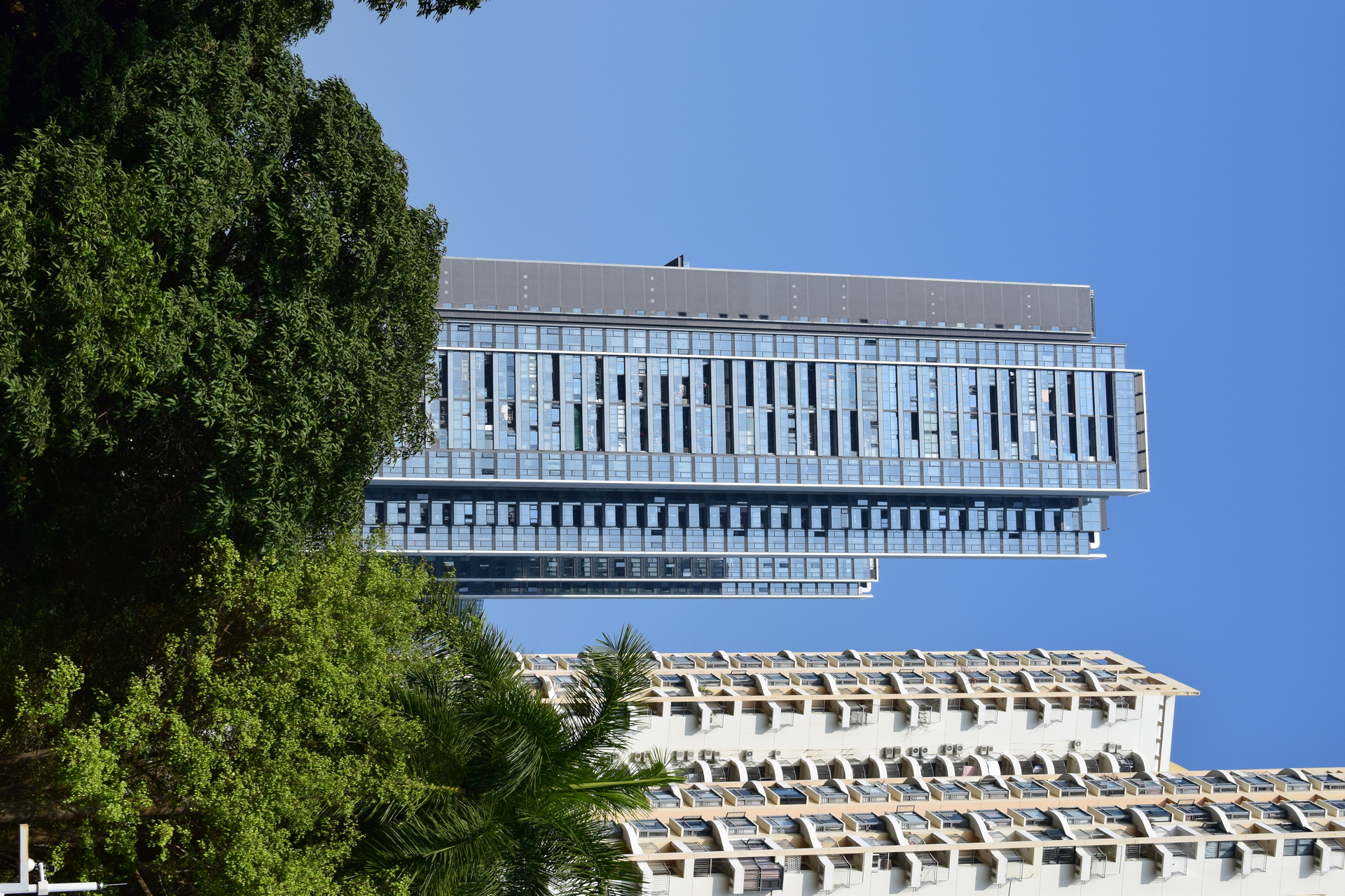 high_building_near_the_hotel.JPG