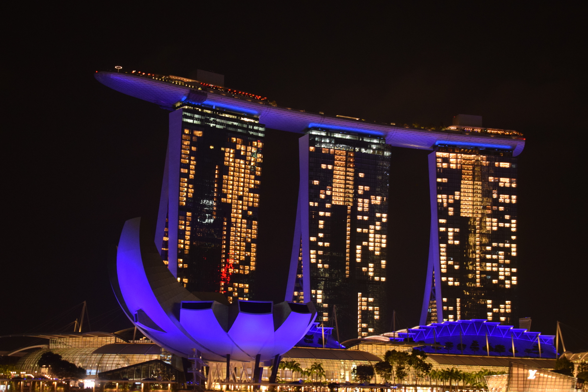 maria_bay_in_night_2