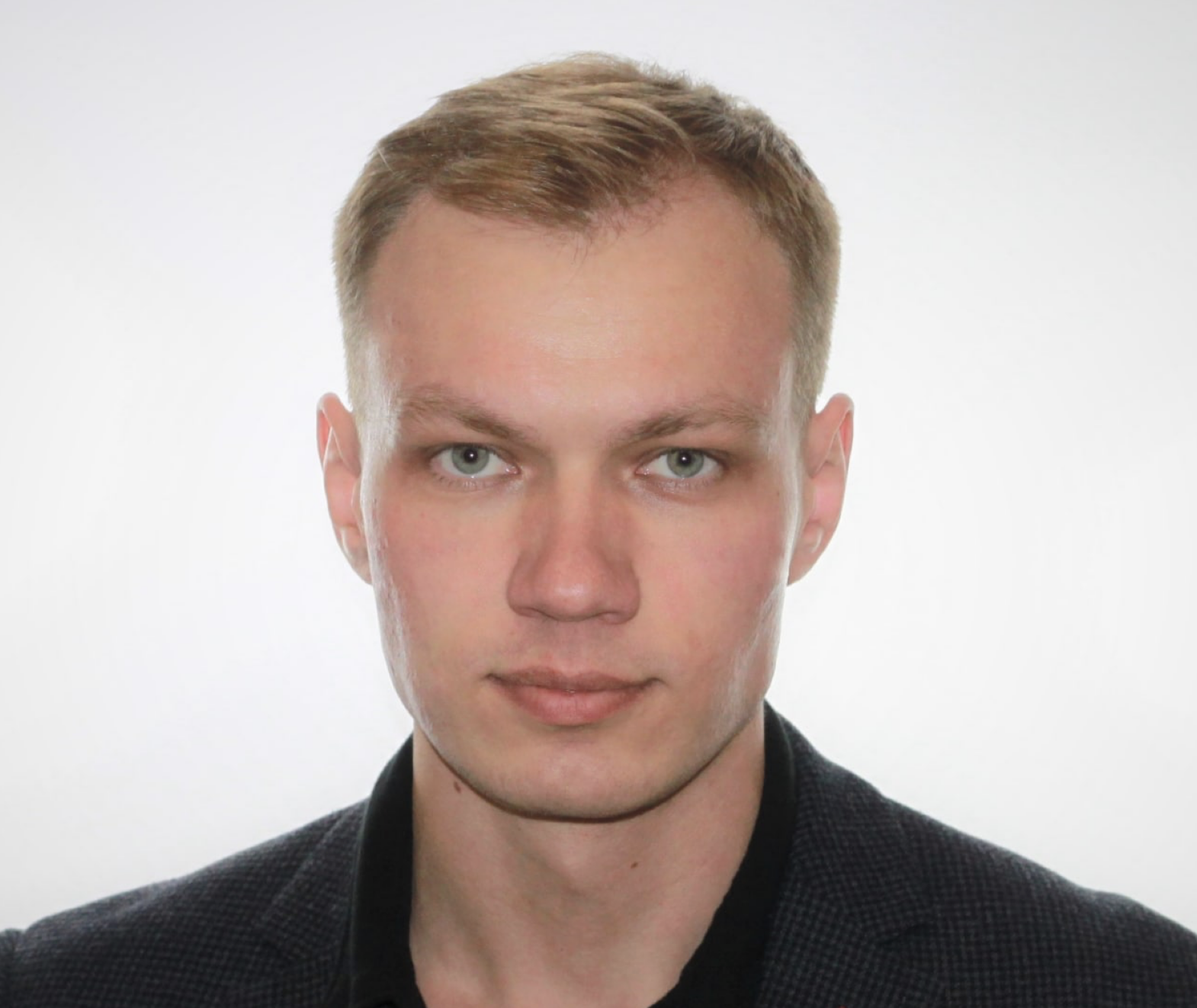 Андрей Попов