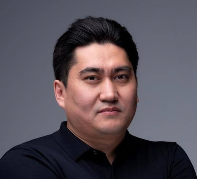 Аслан Султанов