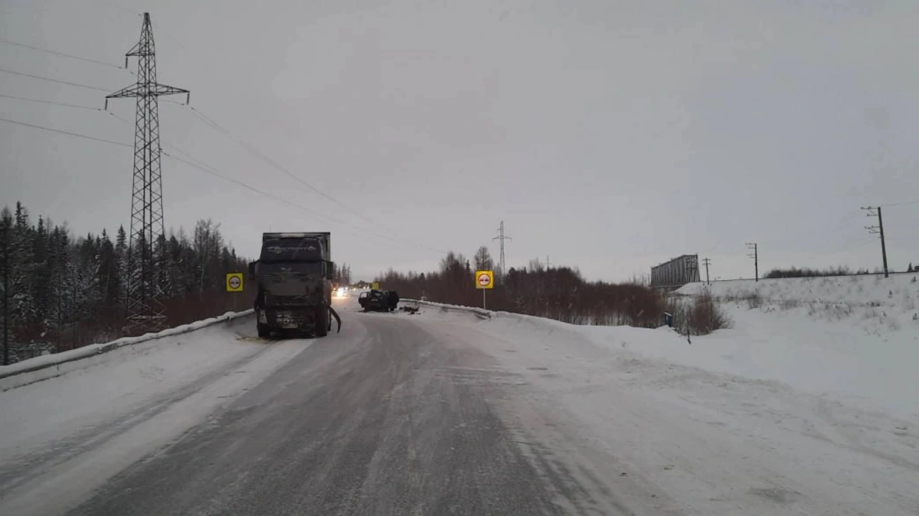 За сутки в 14 ДТП в ЯНАО погиб ребенок, пять человек пострадали