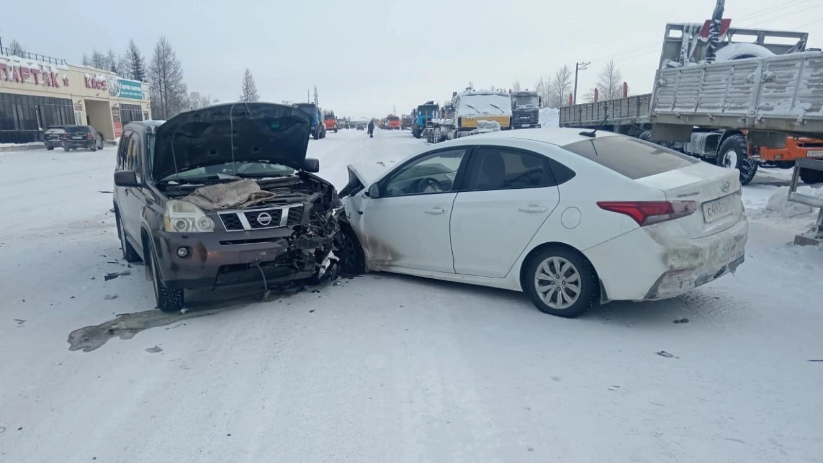 На дорогах ЯНАО за сутки произошло 14 аварий, один человек пострадал