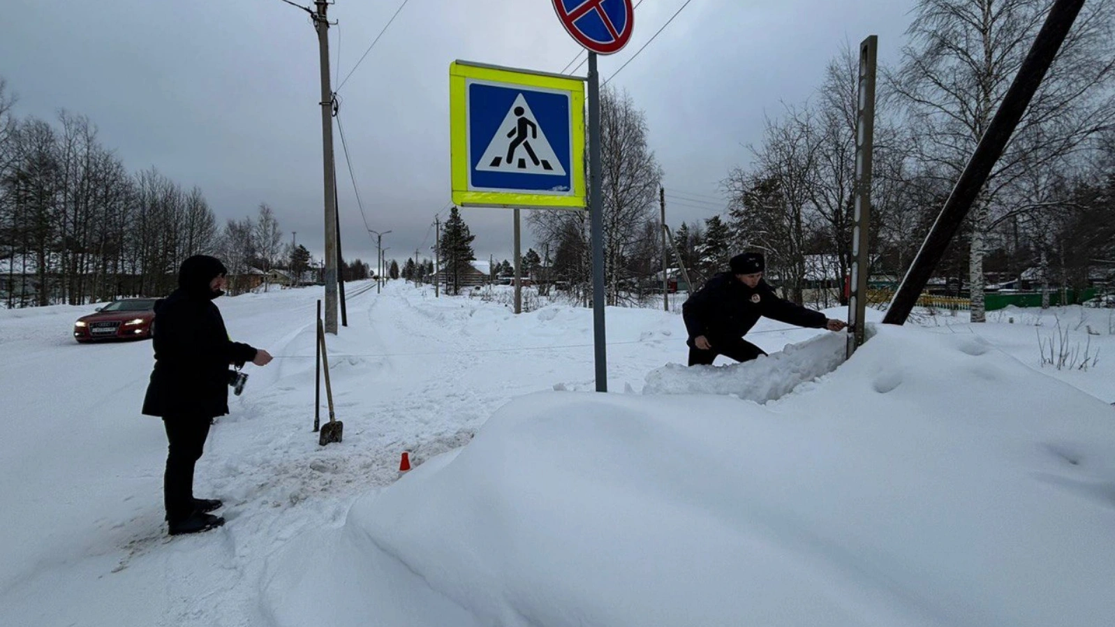 В Ноябрьске ГАИ и прокуратура нашли нарушения при уборке снега на дорогах