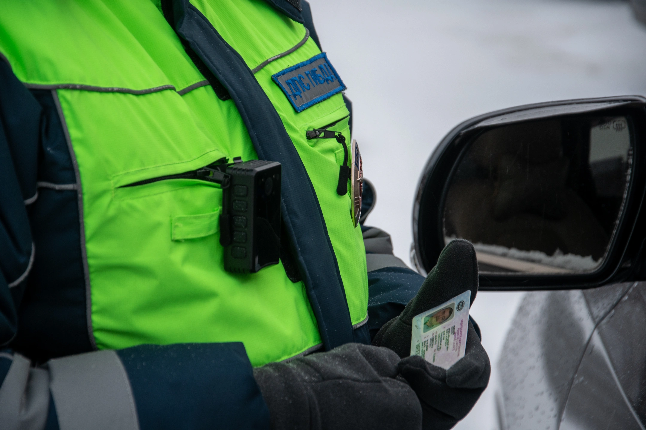 В Ноябрьске сотрудники ГАИ наказали водителя за лезгинку на проезжей части