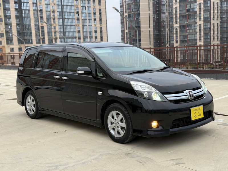 Toyota TOYOTA ISIS 2012 — аренда и прокат в Краснодаре | А-Прокат